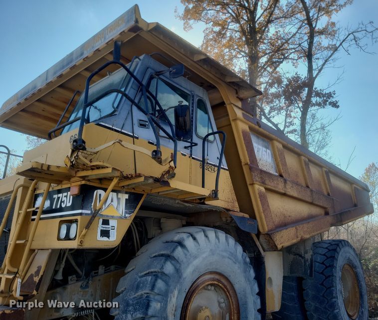image for item DK1186 2000 Caterpillar 775D  haul truck