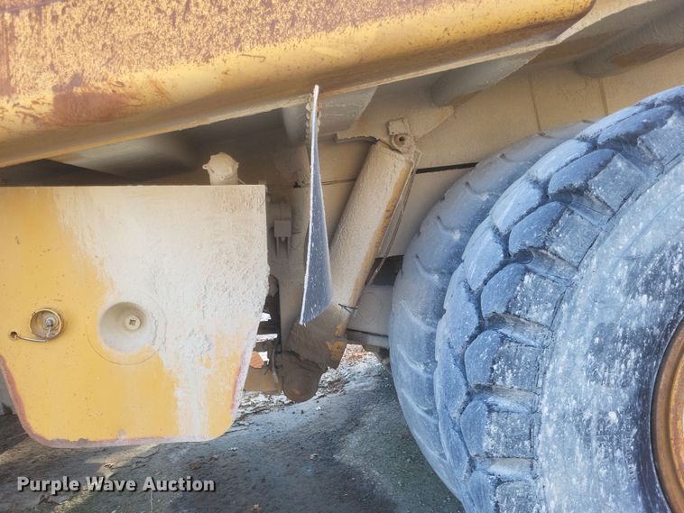 image for item DK1186 2000 Caterpillar 775D  haul truck