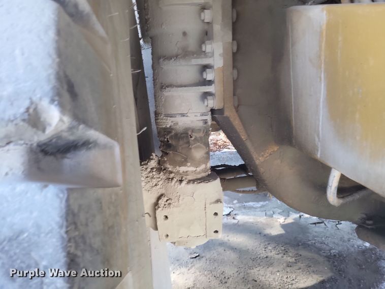 image for item DK1186 2000 Caterpillar 775D  haul truck