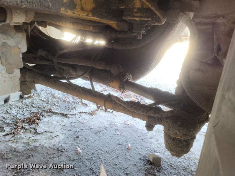 image for item DK1186 2000 Caterpillar 775D  haul truck