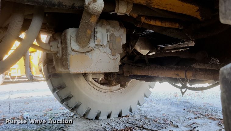 image for item DK1186 2000 Caterpillar 775D  haul truck