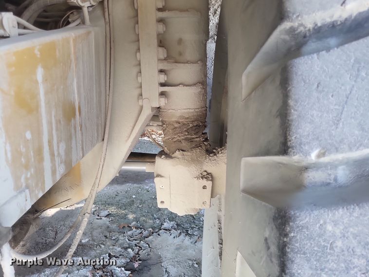 image for item DK1186 2000 Caterpillar 775D  haul truck