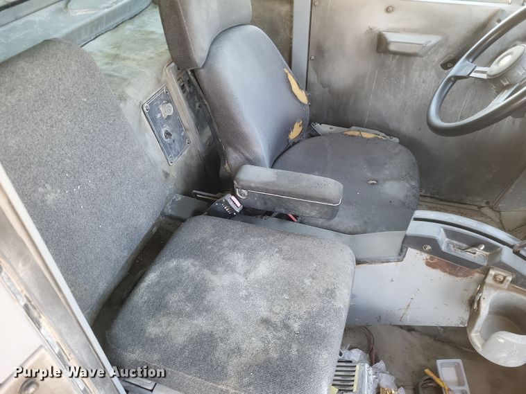 image for item DK1186 2000 Caterpillar 775D  haul truck