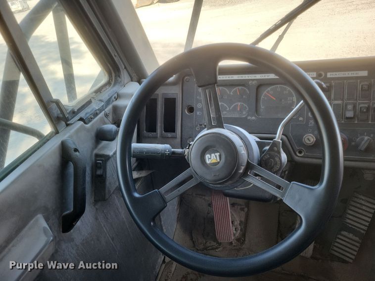 image for item DK1186 2000 Caterpillar 775D  haul truck
