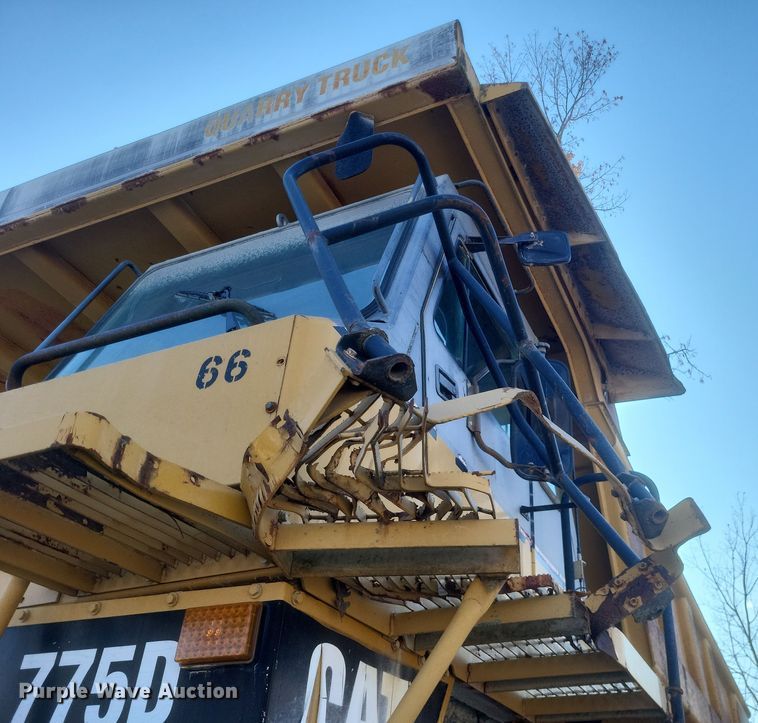 image for item DK1186 2000 Caterpillar 775D  haul truck