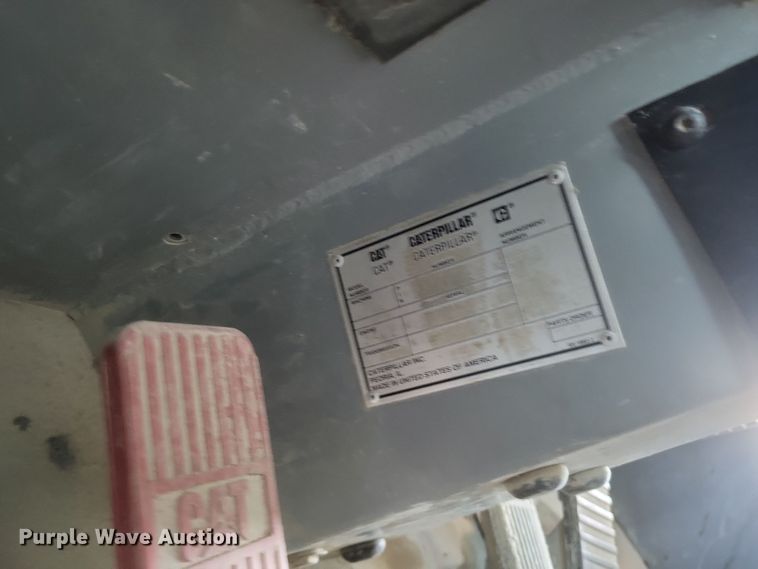 image for item DK1186 2000 Caterpillar 775D  haul truck