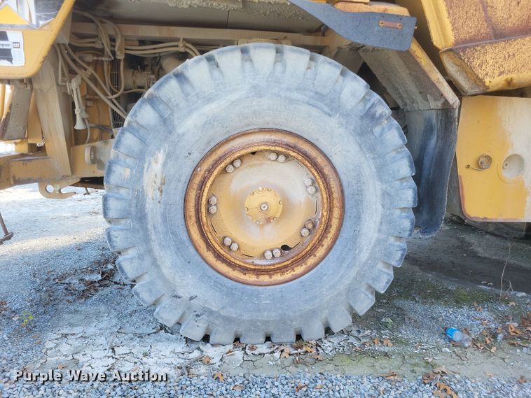 image for item DK1186 2000 Caterpillar 775D  haul truck