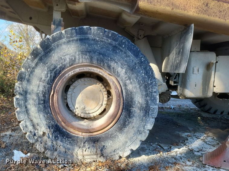 image for item DK1186 2000 Caterpillar 775D  haul truck