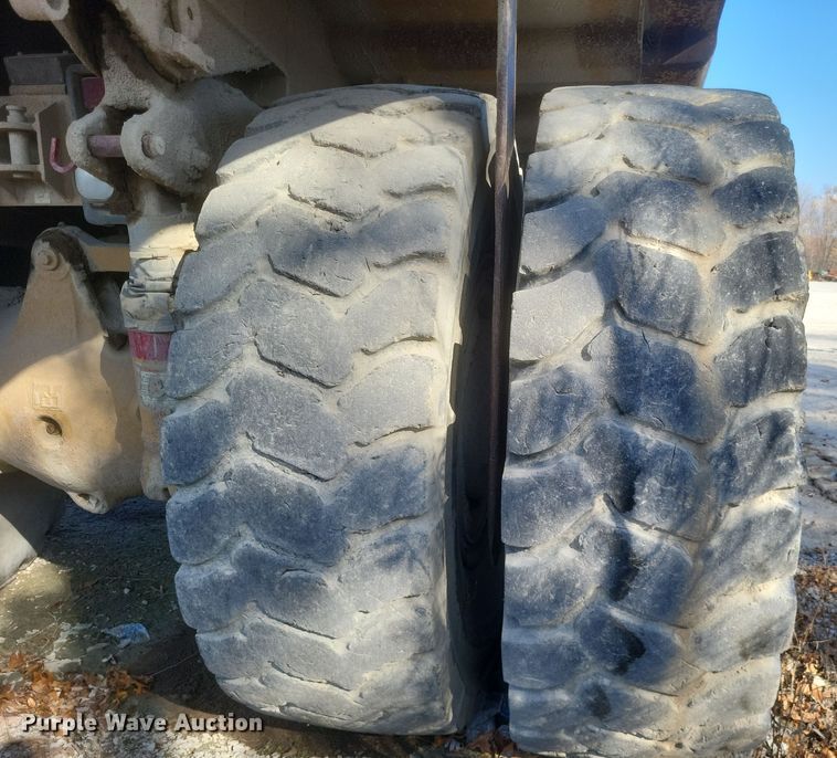 image for item DK1186 2000 Caterpillar 775D  haul truck