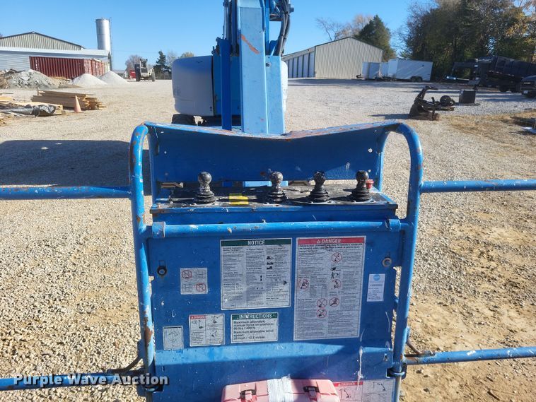 image for item DK1193 2003 Genie Z-80/60  boom lift