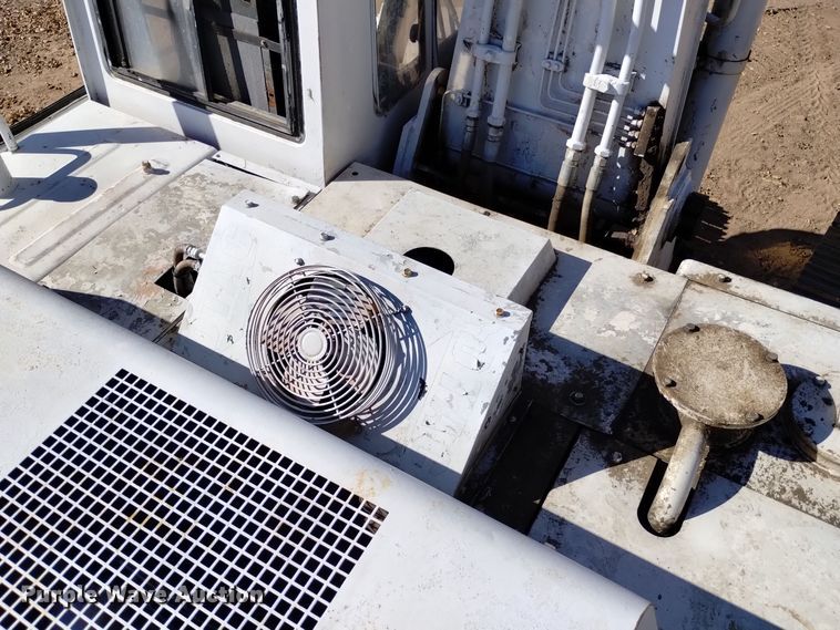 image for item DK8879 1990 Link Belt LS-2800C Series II  long reach excavator