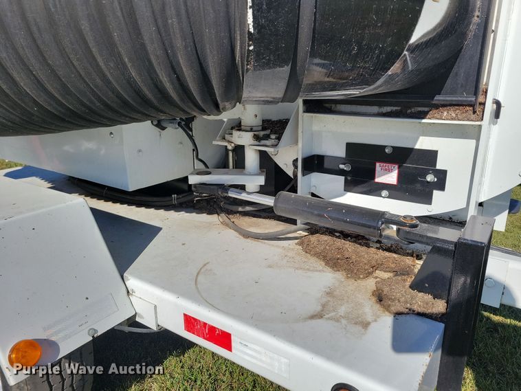 image for item DL7744 Tarco Windy Series Fort Miller FAB  leaf vacuum trailer