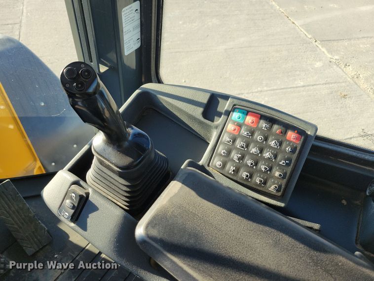 image for item DL7747 2018 John Deere 544K-II  wheel loader