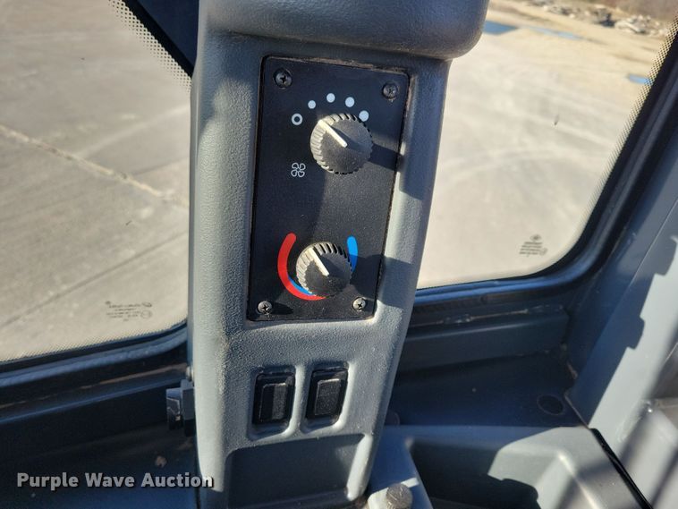 image for item DL7747 2018 John Deere 544K-II  wheel loader