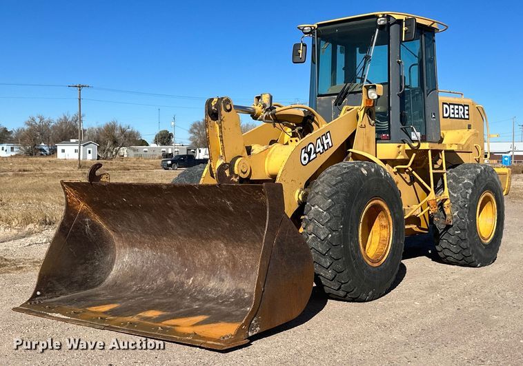 image for item DM2638 1999 John Deere 624H  wheel loader