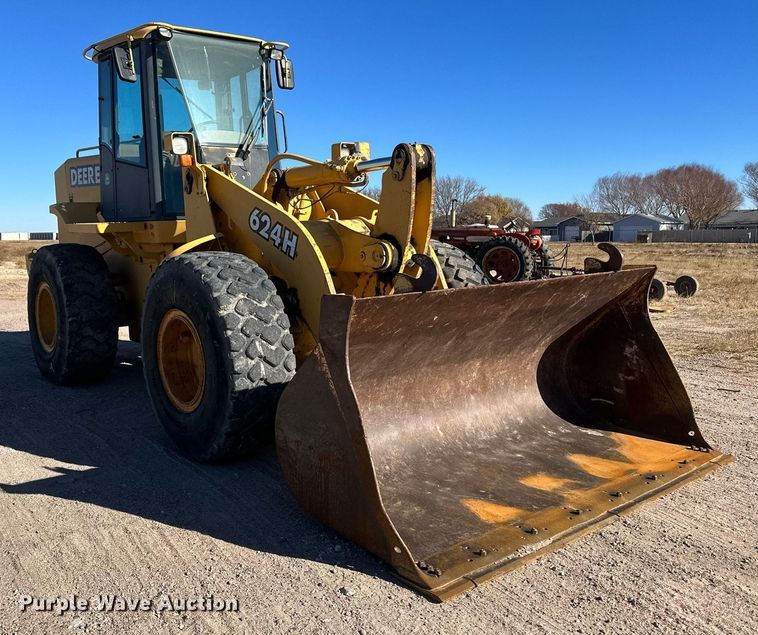 image for item DM2638 1999 John Deere 624H  wheel loader