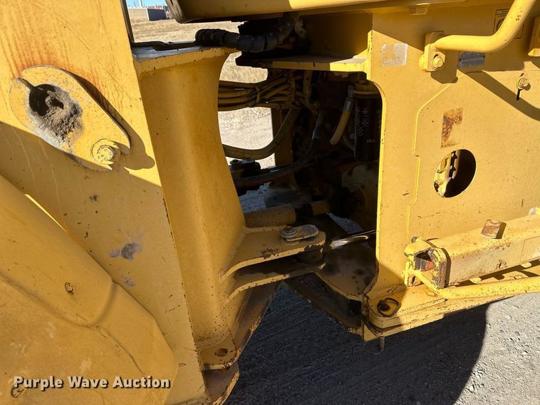 image for item DM2638 1999 John Deere 624H  wheel loader