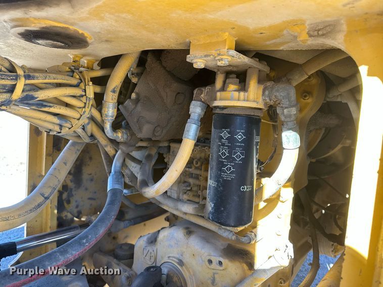 image for item DM2638 1999 John Deere 624H  wheel loader