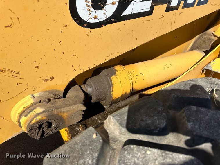 image for item DM2638 1999 John Deere 624H  wheel loader