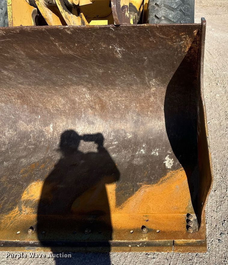 image for item DM2638 1999 John Deere 624H  wheel loader