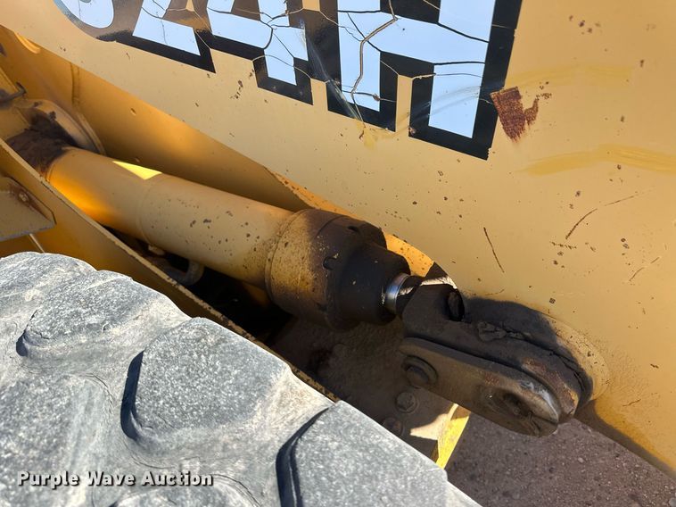 image for item DM2638 1999 John Deere 624H  wheel loader