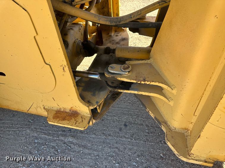 image for item DM2638 1999 John Deere 624H  wheel loader