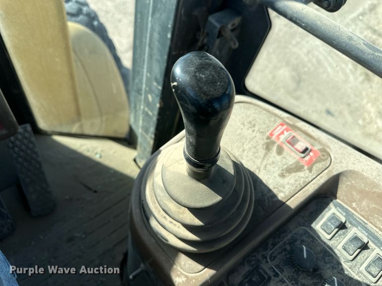 image for item DM2638 1999 John Deere 624H  wheel loader