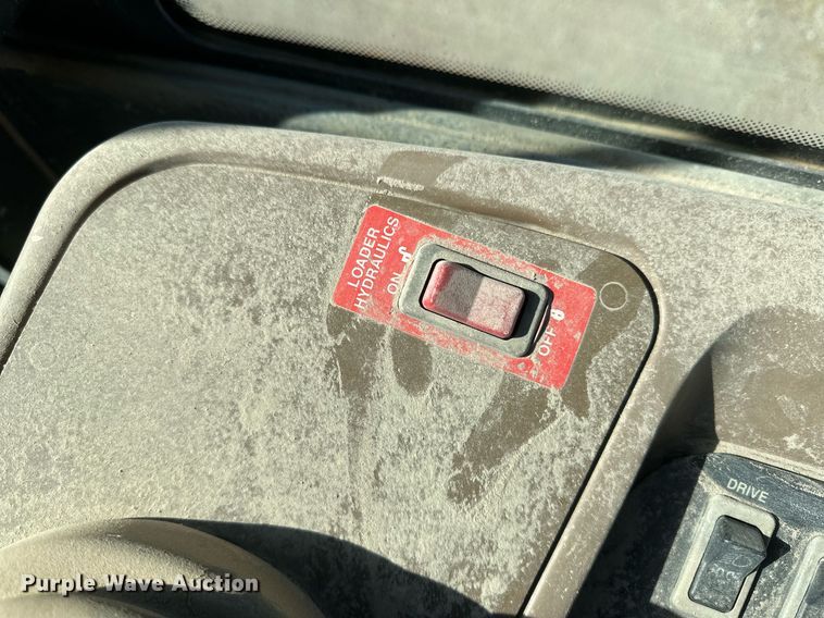 image for item DM2638 1999 John Deere 624H  wheel loader