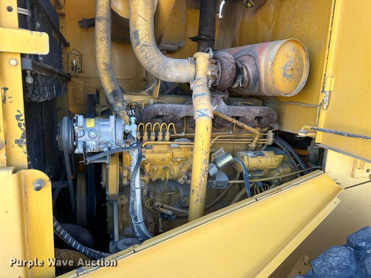 image for item DM2638 1999 John Deere 624H  wheel loader