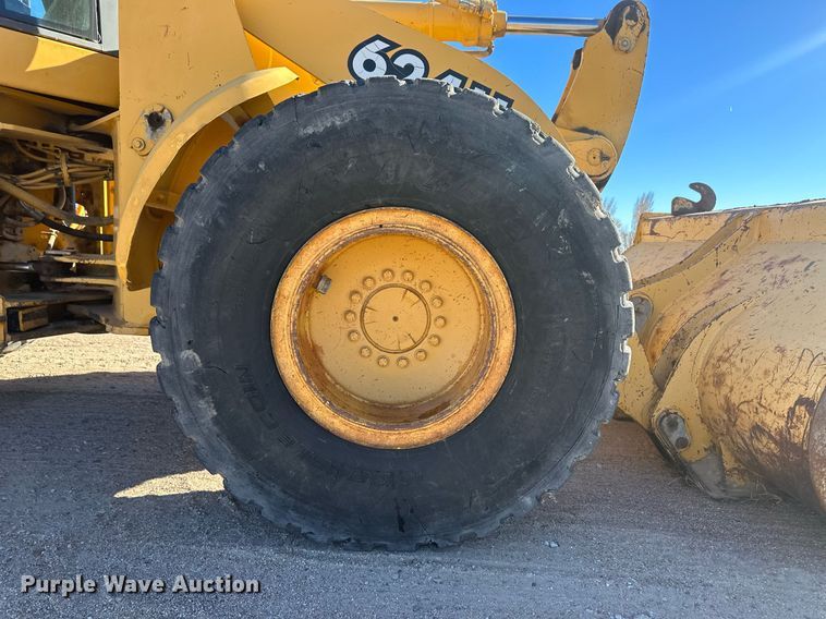 image for item DM2638 1999 John Deere 624H  wheel loader