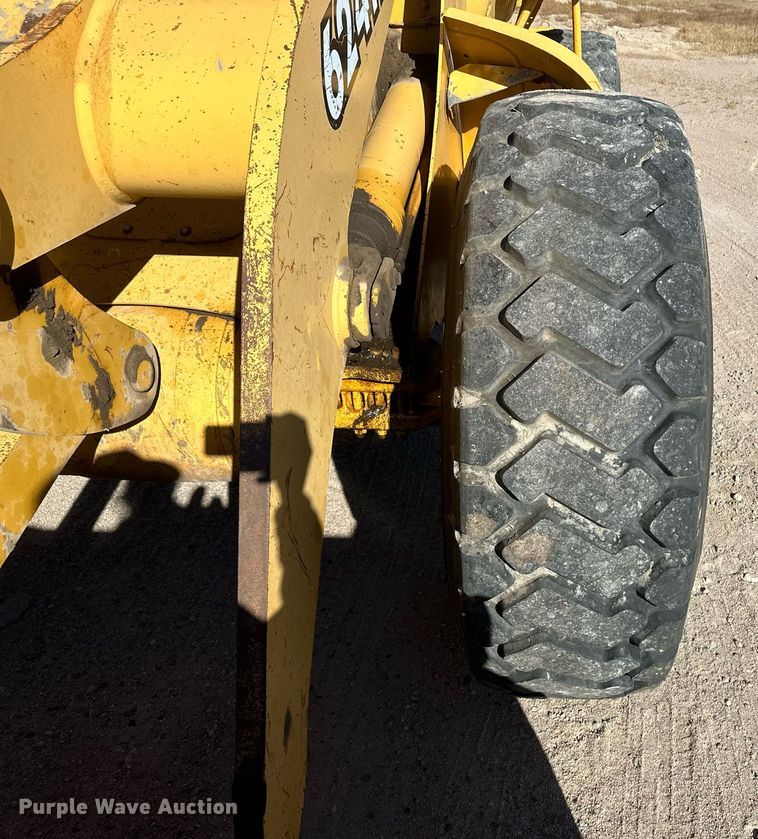 image for item DM2638 1999 John Deere 624H  wheel loader