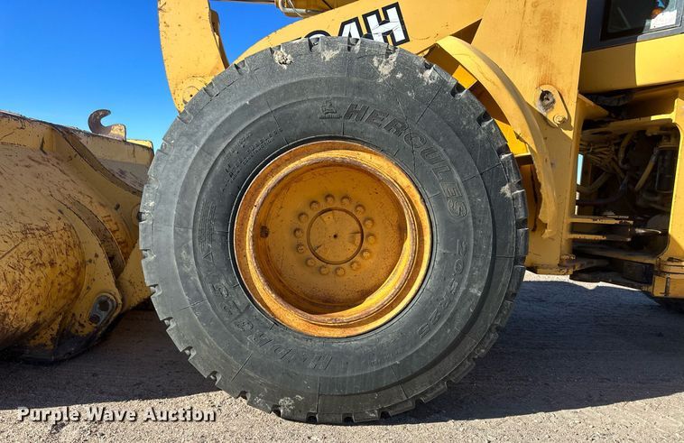 image for item DM2638 1999 John Deere 624H  wheel loader