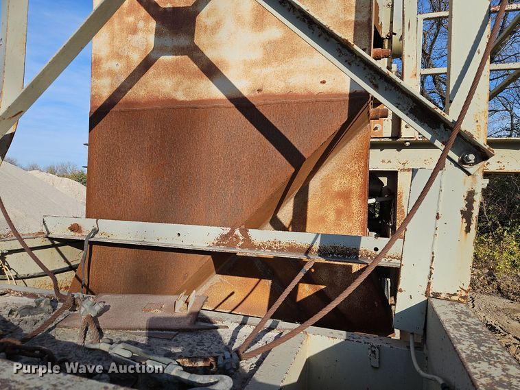 image for item DN7111 Cedarapids  screening plant