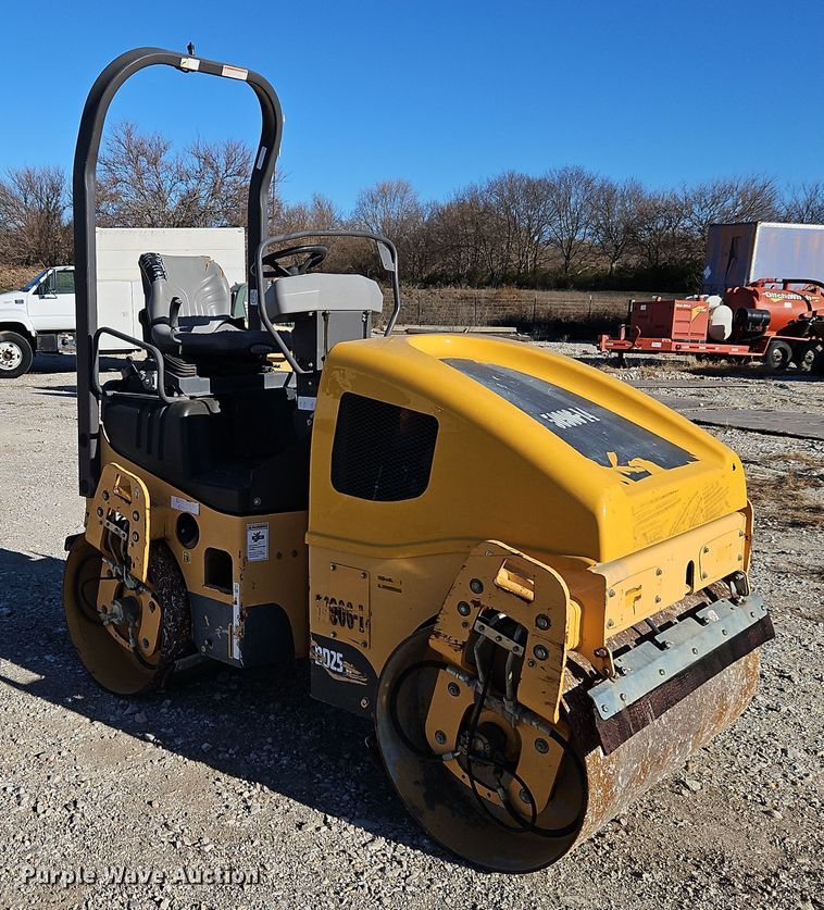 image for item DN7122 2012 Volvo DD25W  double drum vibratory roller