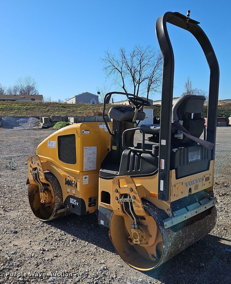 image for item DN7122 2012 Volvo DD25W  double drum vibratory roller