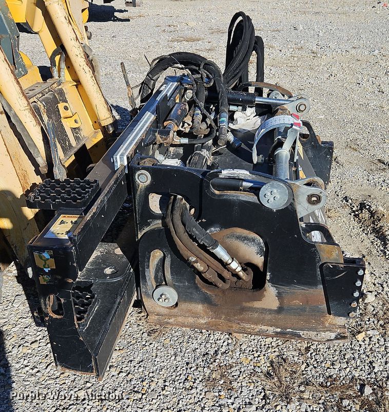 image for item DN7123 Caterpillar PC310B  skid steer cold planer