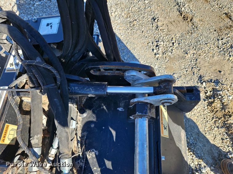 image for item DN7123 Caterpillar PC310B  skid steer cold planer