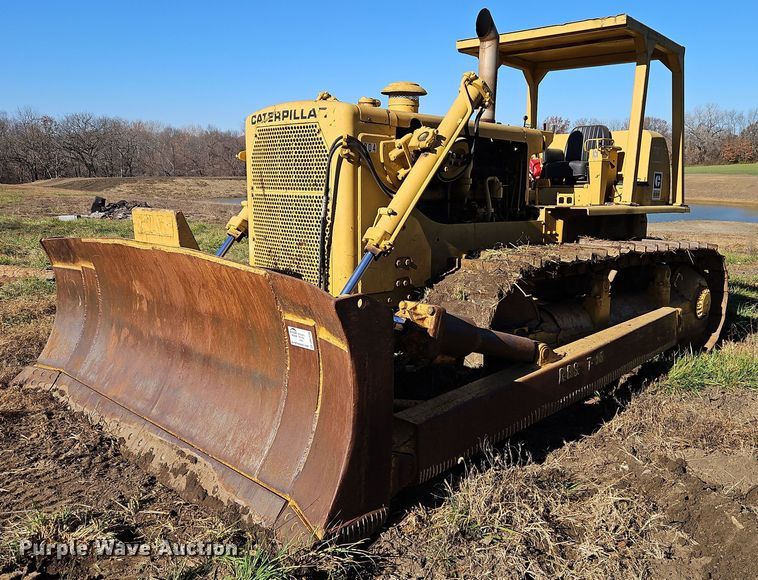 image for item DN7126 1966 Caterpillar D8H  dozer