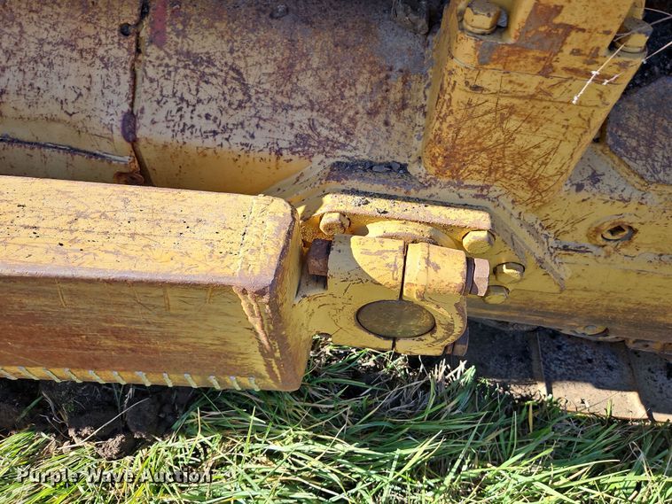 image for item DN7126 1966 Caterpillar D8H  dozer