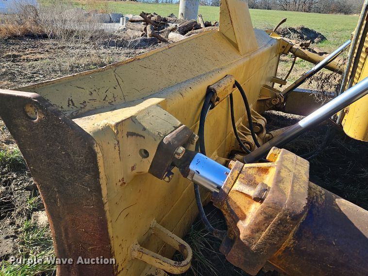 image for item DN7126 1966 Caterpillar D8H  dozer