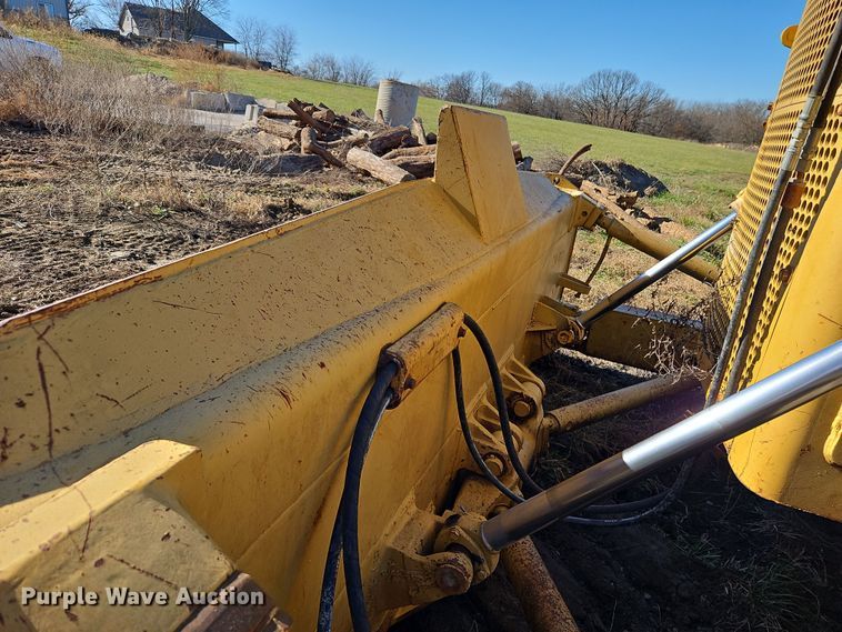 image for item DN7126 1966 Caterpillar D8H  dozer