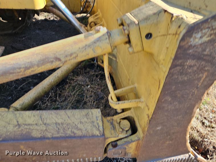 image for item DN7126 1966 Caterpillar D8H  dozer