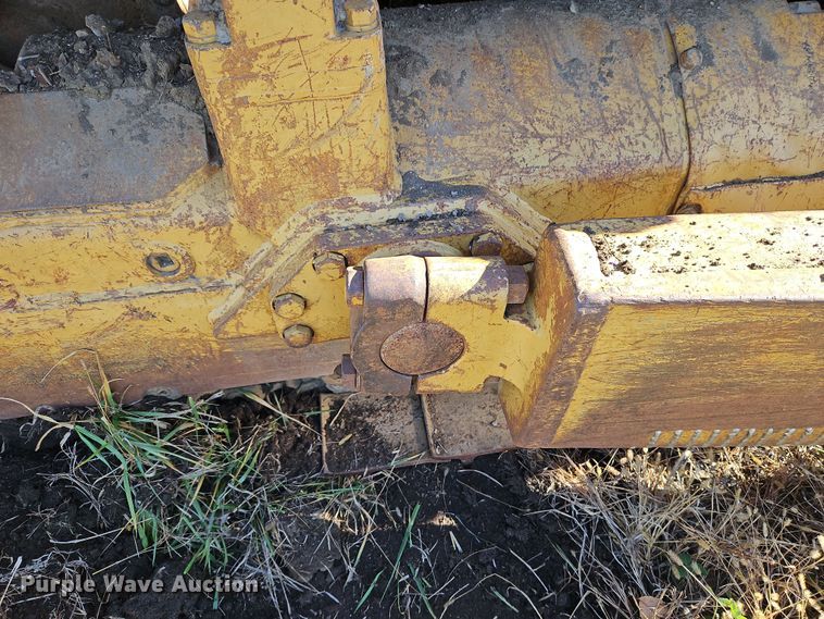 image for item DN7126 1966 Caterpillar D8H  dozer
