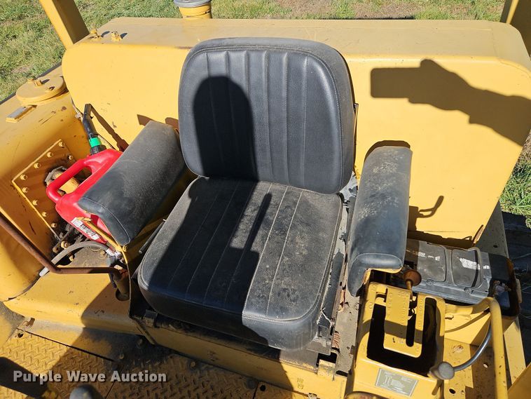 image for item DN7126 1966 Caterpillar D8H  dozer