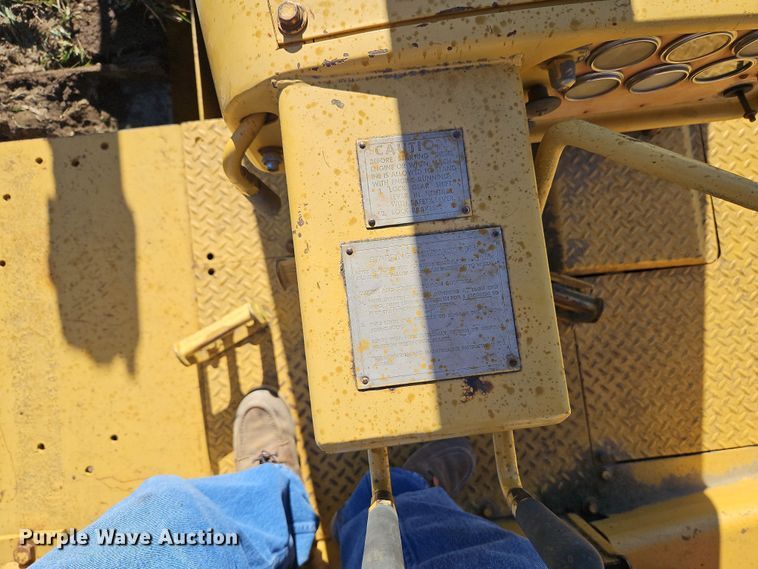 image for item DN7126 1966 Caterpillar D8H  dozer