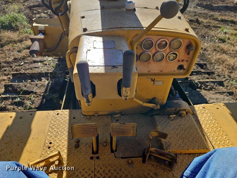 image for item DN7126 1966 Caterpillar D8H  dozer