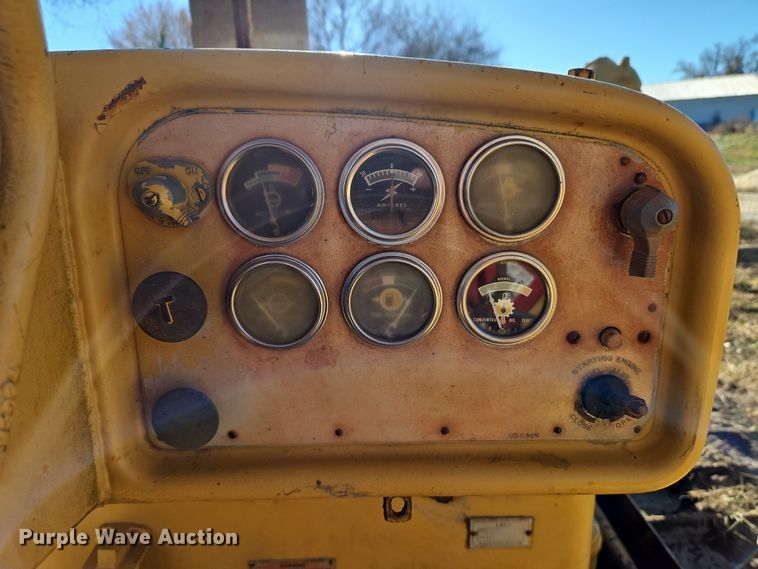 image for item DN7126 1966 Caterpillar D8H  dozer