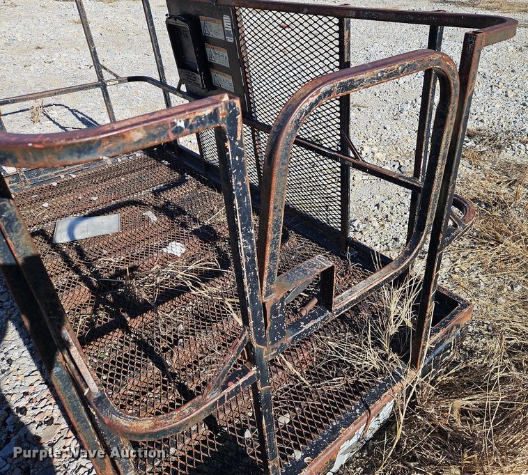 image for item DN7128 JLG 1001092280  platform