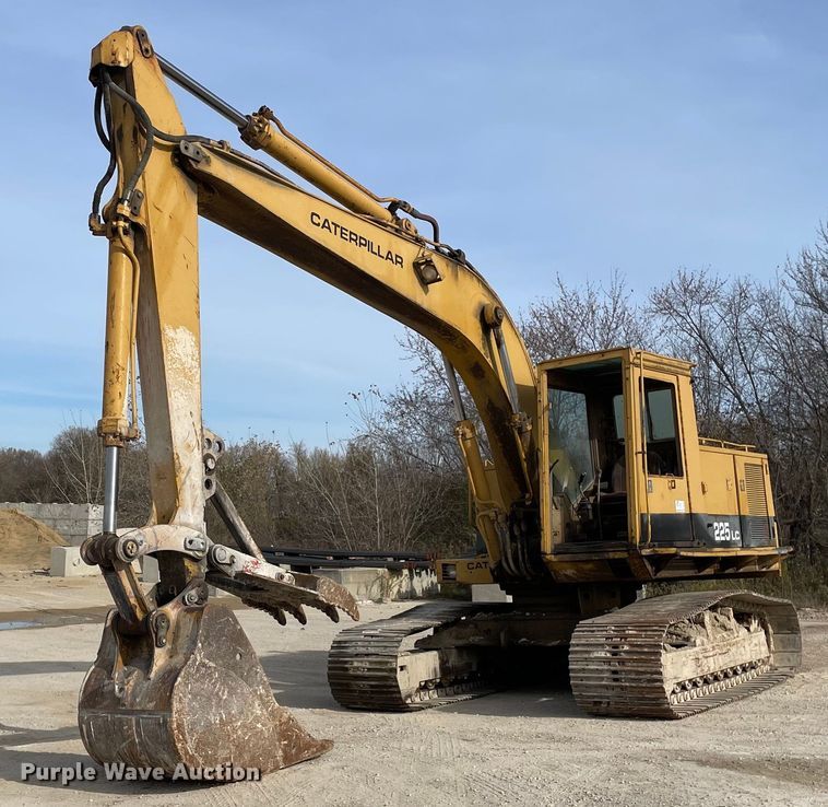 image for item DP0218 1983 Caterpillar 225 LC  excavator
