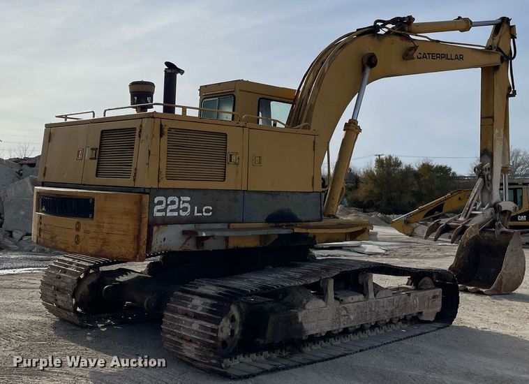 image for item DP0218 1983 Caterpillar 225 LC  excavator